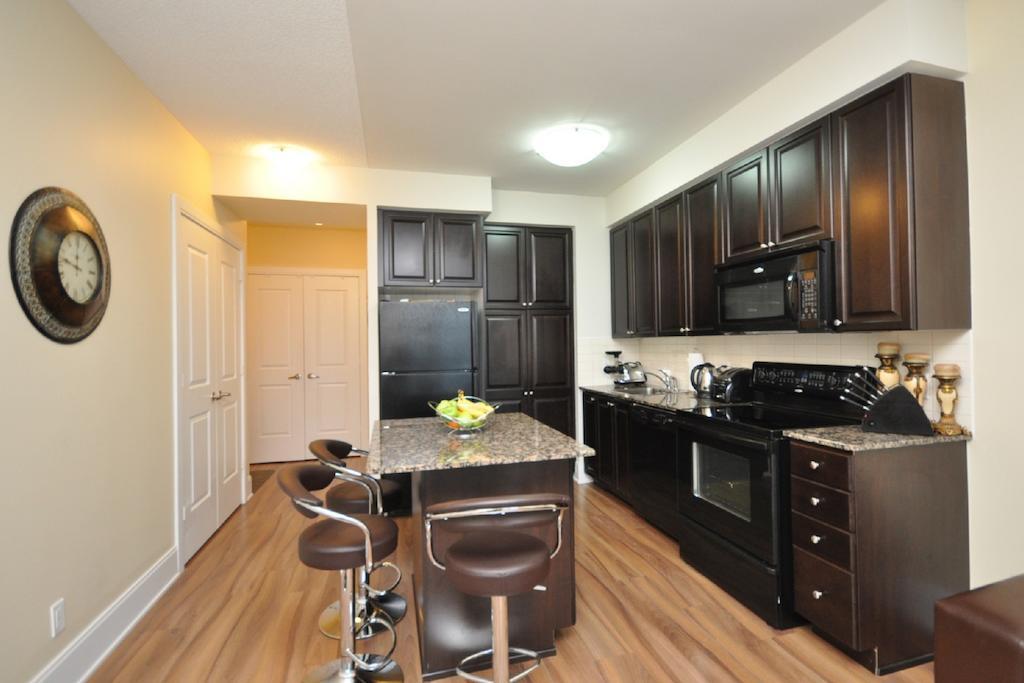 Napa Furnished Rental Apartments Square One Mississauga Ruang foto